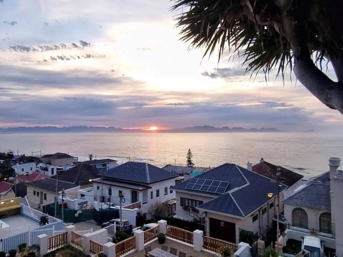 The Dragon Tree Guesthouse Kalk Bay Eksteriør bilde